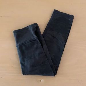 Lululemon Camo Green Cropped Legging